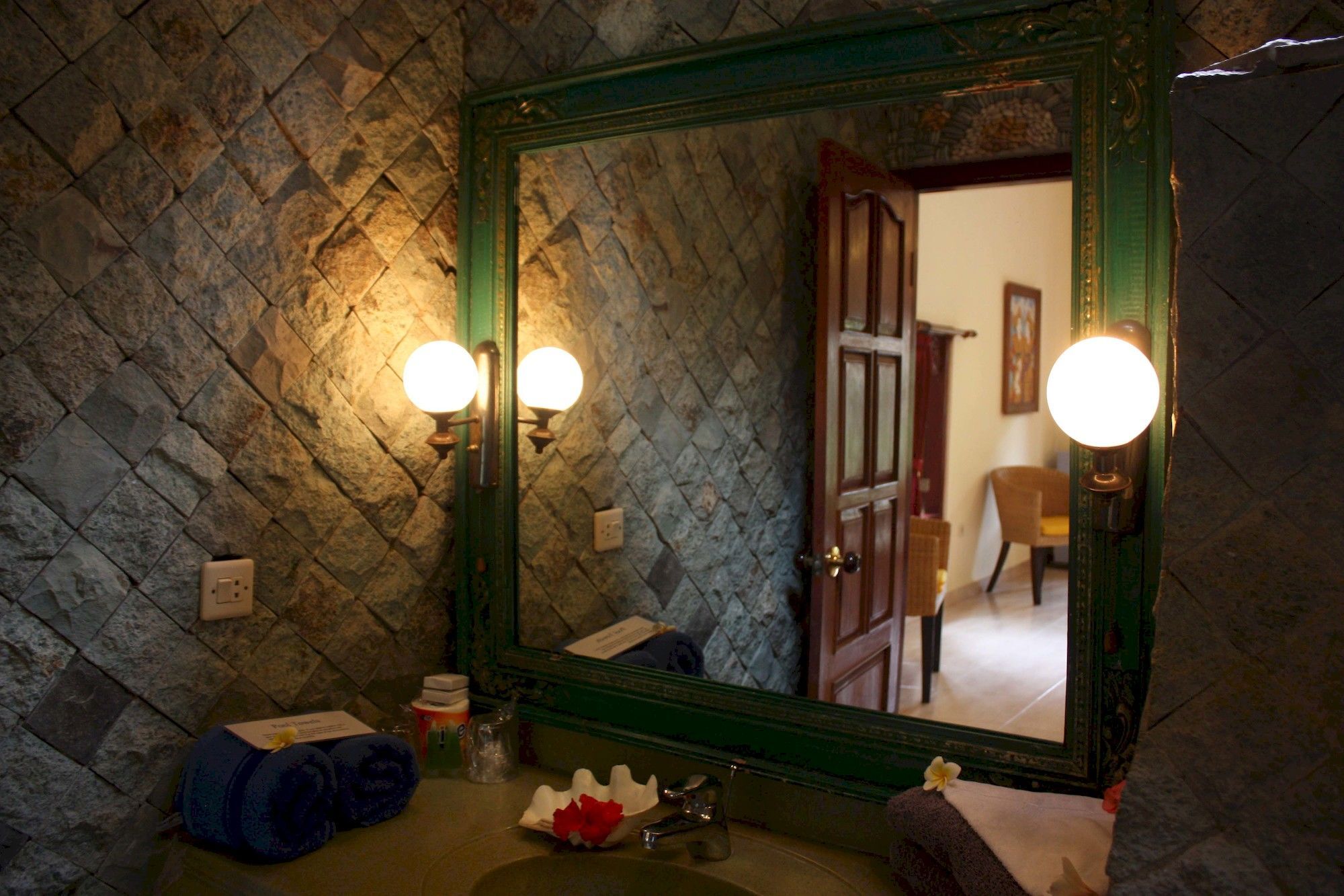 Rambutan Hotel Ловіна Екстер'єр фото