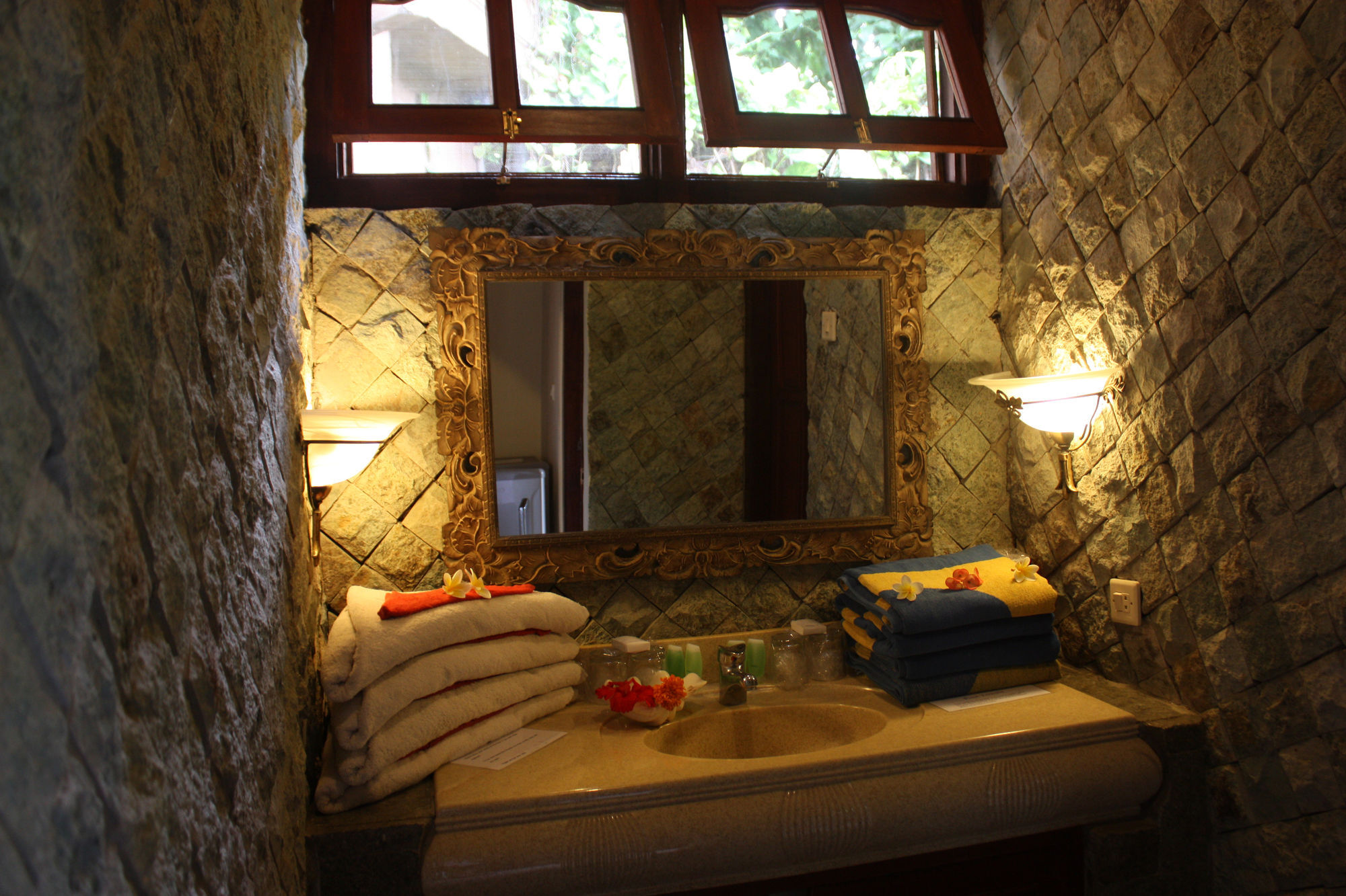 Rambutan Hotel Ловіна Екстер'єр фото